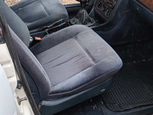 Белый Ауди 100, объемом двигателя 1.8 л и пробегом 315 тыс. км за 800 $, фото 8 на Automoto.ua