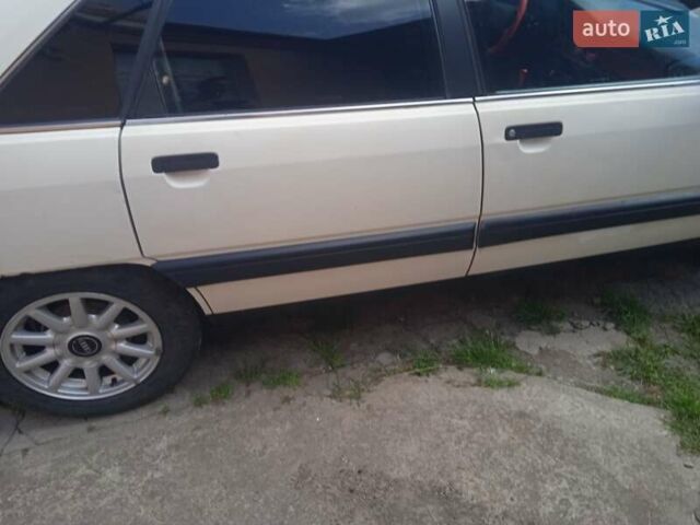 Белый Ауди 100, объемом двигателя 1.8 л и пробегом 55 тыс. км за 1650 $, фото 3 на Automoto.ua