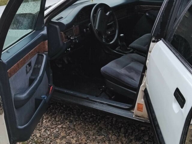 Белый Ауди 100, объемом двигателя 1.8 л и пробегом 315 тыс. км за 800 $, фото 3 на Automoto.ua