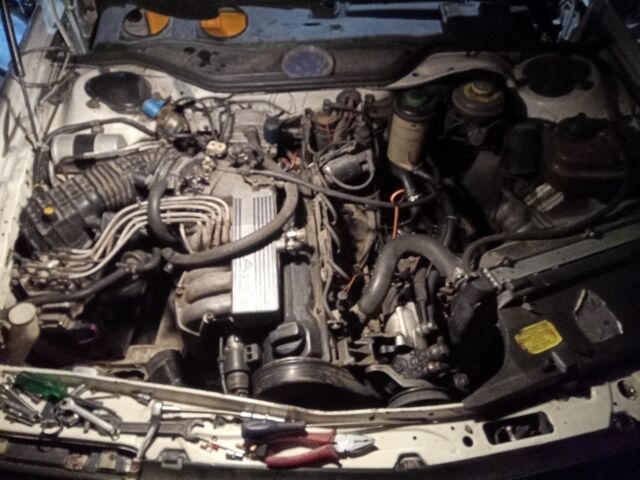 Белый Ауди 100, объемом двигателя 2 л и пробегом 270 тыс. км за 1600 $, фото 2 на Automoto.ua