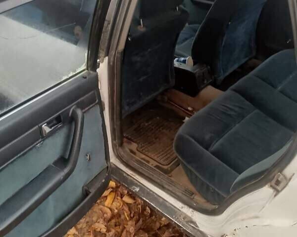 Білий Ауді 100, об'ємом двигуна 2.3 л та пробігом 390 тис. км за 1900 $, фото 5 на Automoto.ua