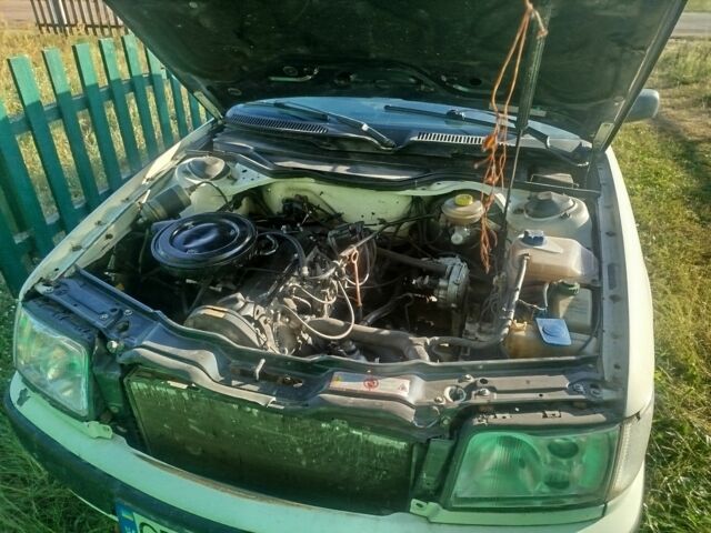Білий Ауді 100, об'ємом двигуна 2.3 л та пробігом 51 тис. км за 1650 $, фото 3 на Automoto.ua