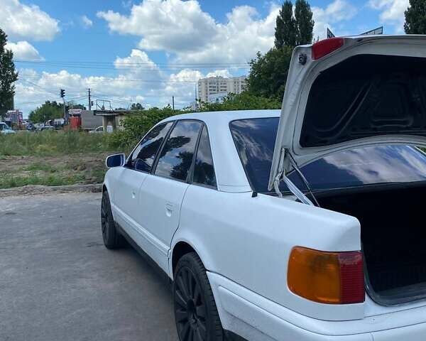 Белый Ауди 100, объемом двигателя 2.77 л и пробегом 470 тыс. км за 2800 $, фото 5 на Automoto.ua