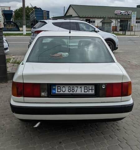 Белый Ауди 100, объемом двигателя 1.98 л и пробегом 400 тыс. км за 1600 $, фото 4 на Automoto.ua