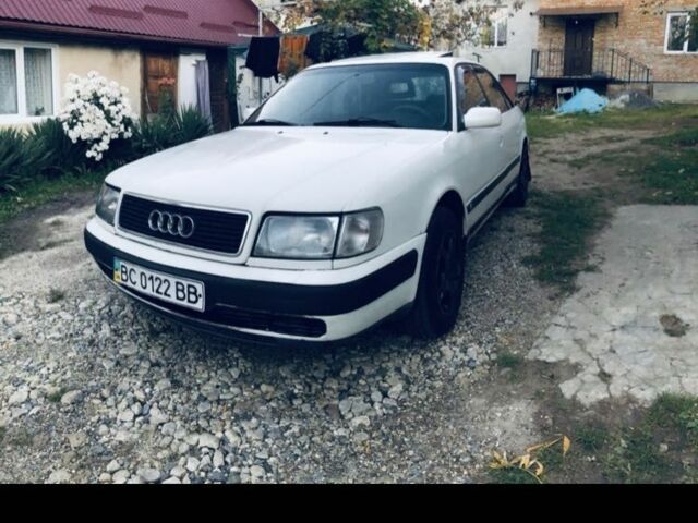 Белый Ауди 100, объемом двигателя 2.3 л и пробегом 585 тыс. км за 1500 $, фото 3 на Automoto.ua