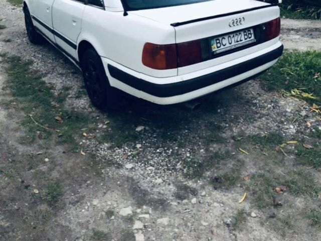 Белый Ауди 100, объемом двигателя 2.3 л и пробегом 585 тыс. км за 1500 $, фото 4 на Automoto.ua