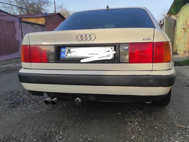 Белый Ауди 100, объемом двигателя 2.8 л и пробегом 300 тыс. км за 2400 $, фото 2 на Automoto.ua