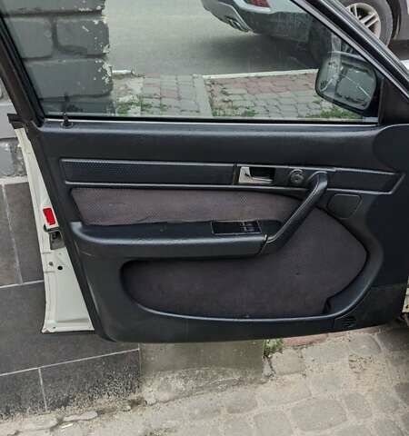 Белый Ауди 100, объемом двигателя 1.98 л и пробегом 400 тыс. км за 1600 $, фото 5 на Automoto.ua