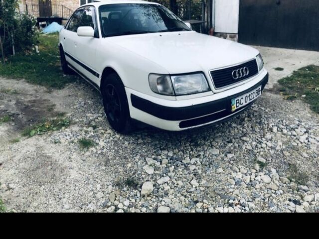 Белый Ауди 100, объемом двигателя 2.3 л и пробегом 585 тыс. км за 1500 $, фото 2 на Automoto.ua