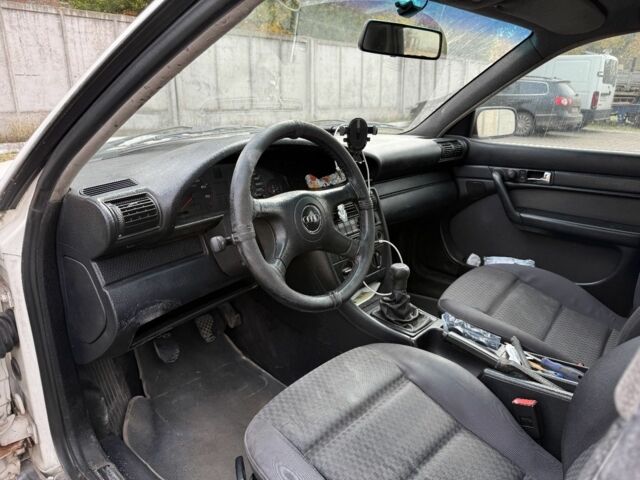 Білий Ауді 100, об'ємом двигуна 2 л та пробігом 363 тис. км за 2500 $, фото 10 на Automoto.ua