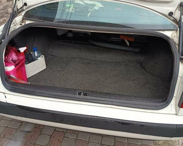 Белый Ауди 100, объемом двигателя 2 л и пробегом 270 тыс. км за 2599 $, фото 11 на Automoto.ua