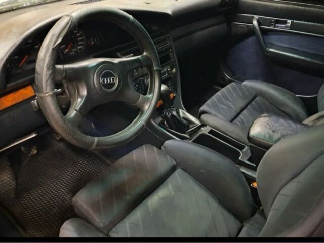 Белый Ауди 100, объемом двигателя 2.6 л и пробегом 521 тыс. км за 2500 $, фото 3 на Automoto.ua