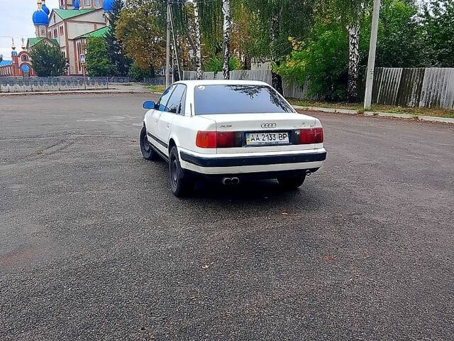 Білий Ауді 100, об'ємом двигуна 2.4 л та пробігом 330 тис. км за 2150 $, фото 4 на Automoto.ua
