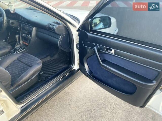 Белый Ауди 100, объемом двигателя 2.6 л и пробегом 400 тыс. км за 2300 $, фото 23 на Automoto.ua