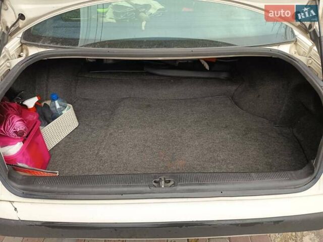 Белый Ауди 100, объемом двигателя 2 л и пробегом 270 тыс. км за 2599 $, фото 5 на Automoto.ua