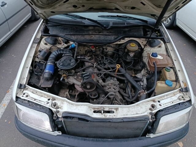 Білий Ауді 100, об'ємом двигуна 2 л та пробігом 363 тис. км за 2500 $, фото 13 на Automoto.ua