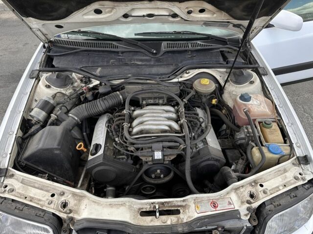 Белый Ауди 100, объемом двигателя 2.6 л и пробегом 466 тыс. км за 2800 $, фото 7 на Automoto.ua