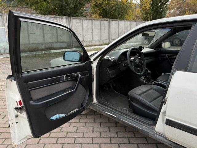 Білий Ауді 100, об'ємом двигуна 2 л та пробігом 363 тис. км за 2500 $, фото 9 на Automoto.ua