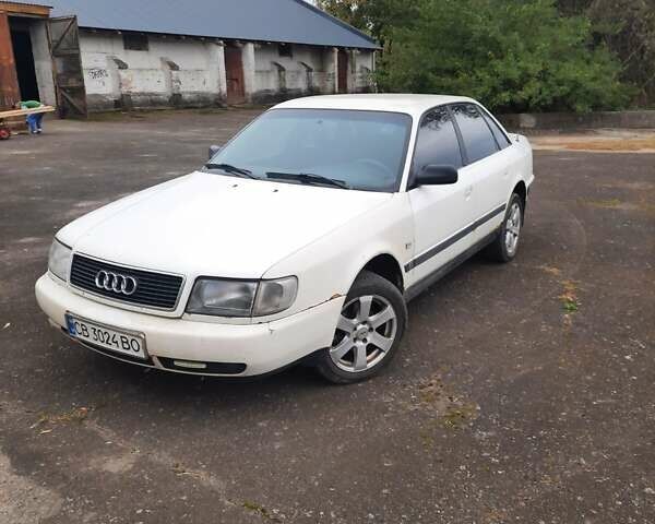 Белый Ауди 100, объемом двигателя 1.98 л и пробегом 330 тыс. км за 2500 $, фото 3 на Automoto.ua