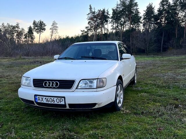Белый Ауди 100, объемом двигателя 2 л и пробегом 400 тыс. км за 2400 $, фото 1 на Automoto.ua