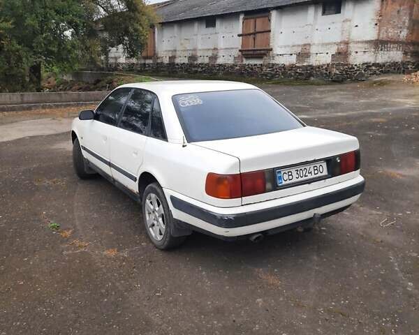 Белый Ауди 100, объемом двигателя 1.98 л и пробегом 330 тыс. км за 2500 $, фото 2 на Automoto.ua