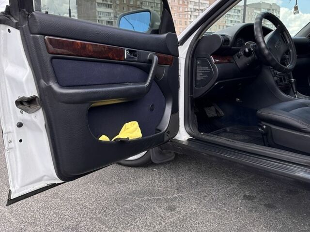 Белый Ауди 100, объемом двигателя 2.6 л и пробегом 466 тыс. км за 2800 $, фото 10 на Automoto.ua