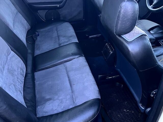 Белый Ауди 100, объемом двигателя 2 л и пробегом 400 тыс. км за 2400 $, фото 6 на Automoto.ua