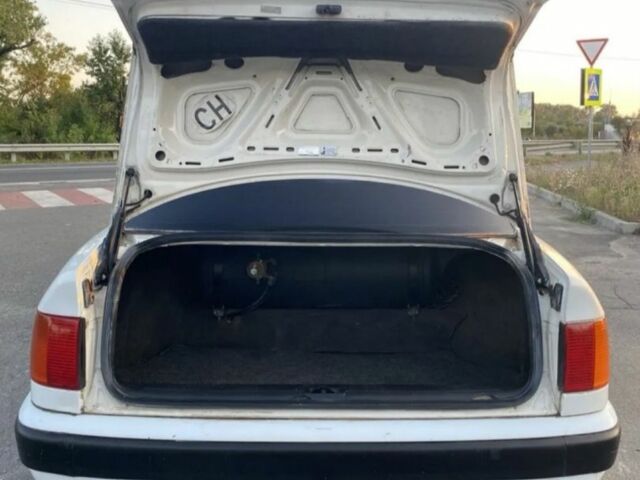 Белый Ауди 100, объемом двигателя 2.6 л и пробегом 521 тыс. км за 2500 $, фото 6 на Automoto.ua