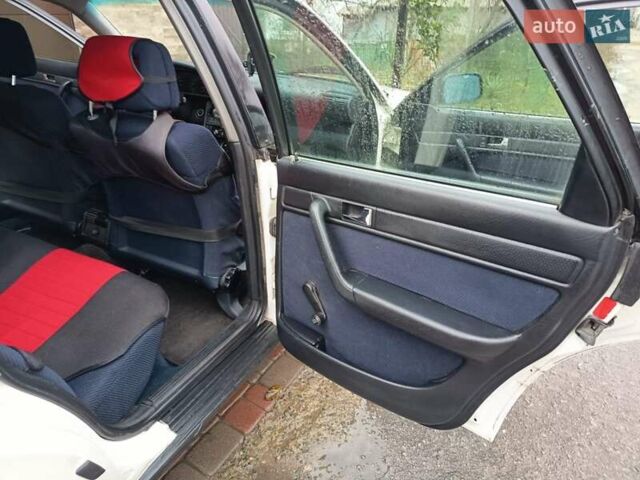 Белый Ауди 100, объемом двигателя 2 л и пробегом 270 тыс. км за 2599 $, фото 9 на Automoto.ua