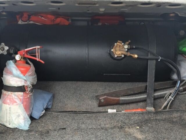 Білий Ауді 100, об'ємом двигуна 2 л та пробігом 330 тис. км за 2500 $, фото 7 на Automoto.ua