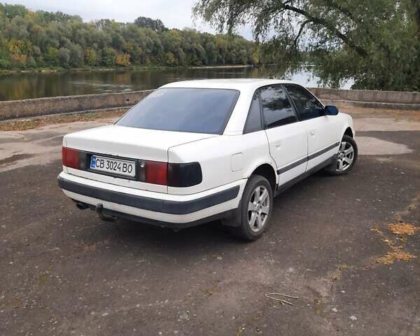 Белый Ауди 100, объемом двигателя 1.98 л и пробегом 330 тыс. км за 2500 $, фото 1 на Automoto.ua