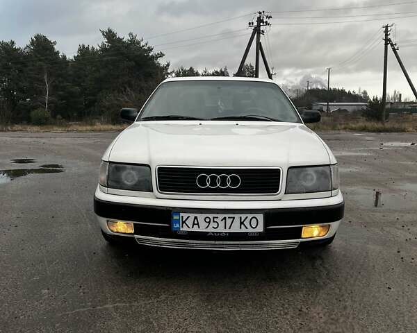 Белый Ауди 100, объемом двигателя 2 л и пробегом 194 тыс. км за 2500 $, фото 1 на Automoto.ua