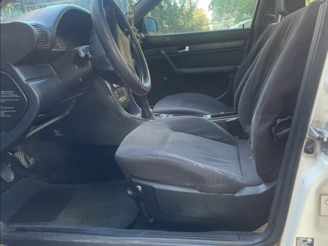 Белый Ауди 100, объемом двигателя 2.3 л и пробегом 295 тыс. км за 1200 $, фото 7 на Automoto.ua