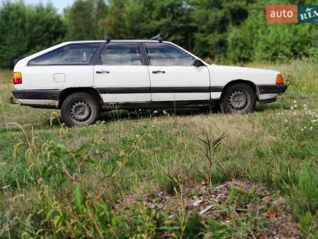 Білий Ауді 100, об'ємом двигуна 1.8 л та пробігом 400 тис. км за 600 $, фото 3 на Automoto.ua