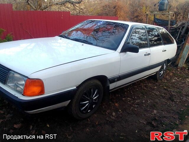 Білий Ауді 100, об'ємом двигуна 1.8 л та пробігом 347 тис. км за 2200 $, фото 3 на Automoto.ua
