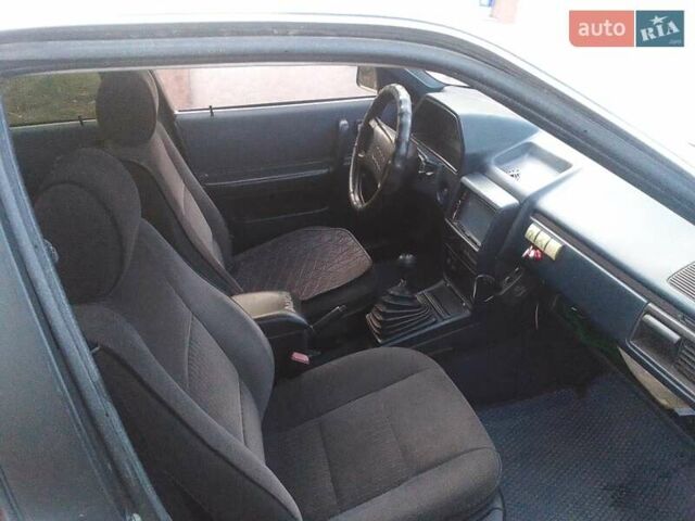 Белый Ауди 100, объемом двигателя 1.8 л и пробегом 375 тыс. км за 2200 $, фото 9 на Automoto.ua