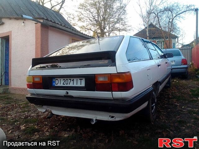 Білий Ауді 100, об'ємом двигуна 1.8 л та пробігом 347 тис. км за 2200 $, фото 2 на Automoto.ua
