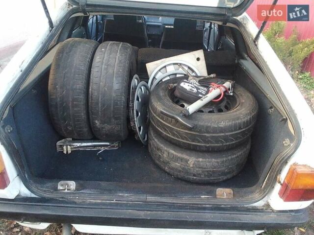 Белый Ауди 100, объемом двигателя 1.8 л и пробегом 375 тыс. км за 2200 $, фото 5 на Automoto.ua