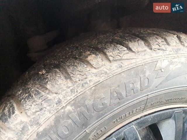 Белый Ауди 100, объемом двигателя 1.8 л и пробегом 375 тыс. км за 2200 $, фото 4 на Automoto.ua