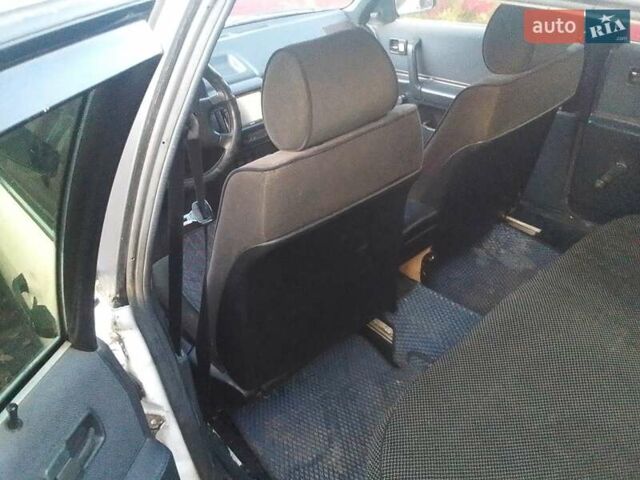 Белый Ауди 100, объемом двигателя 1.8 л и пробегом 375 тыс. км за 2200 $, фото 11 на Automoto.ua