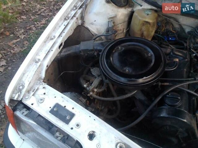 Белый Ауди 100, объемом двигателя 1.8 л и пробегом 375 тыс. км за 2200 $, фото 20 на Automoto.ua