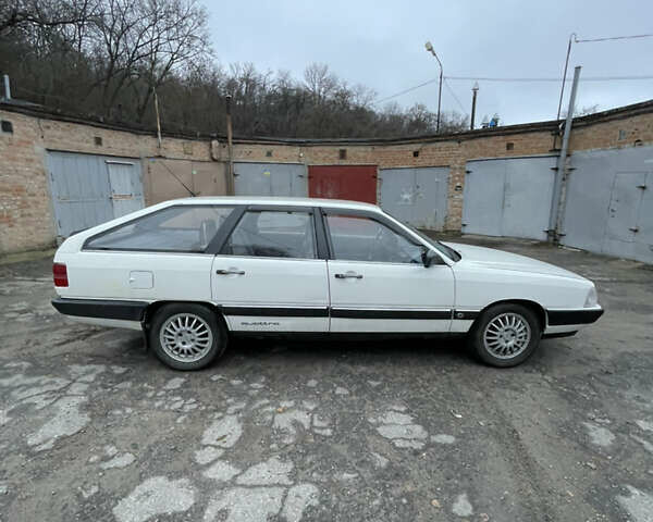 Белый Ауди 100, объемом двигателя 1.8 л и пробегом 390 тыс. км за 3800 $, фото 19 на Automoto.ua