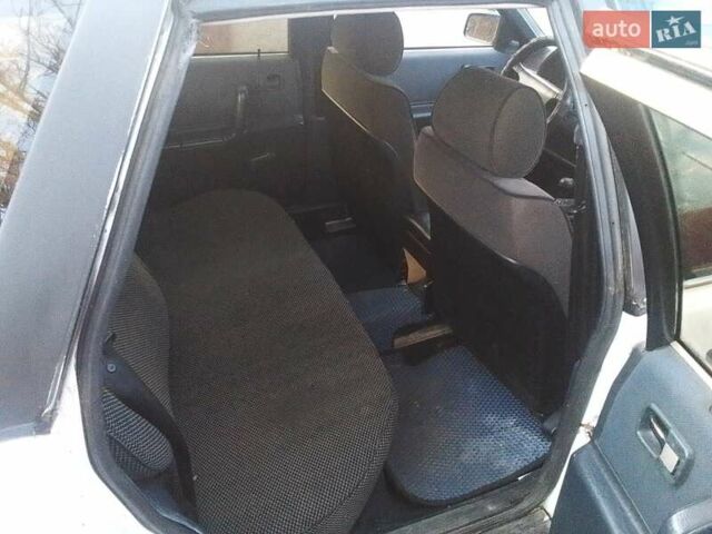 Белый Ауди 100, объемом двигателя 1.8 л и пробегом 375 тыс. км за 2200 $, фото 6 на Automoto.ua