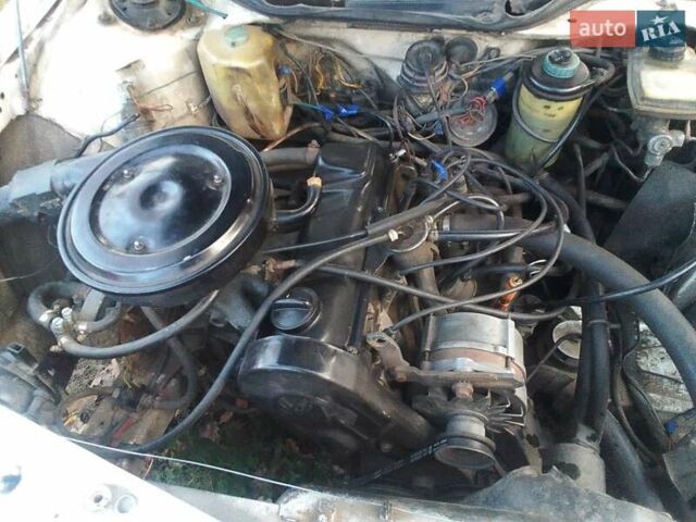 Белый Ауди 100, объемом двигателя 1.8 л и пробегом 375 тыс. км за 2200 $, фото 19 на Automoto.ua