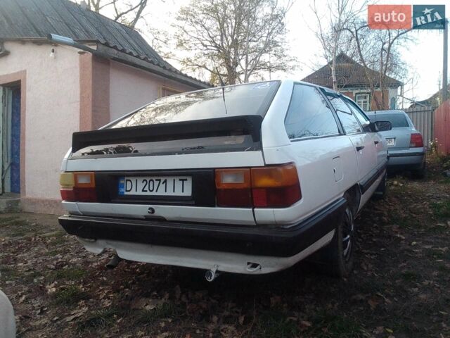 Белый Ауди 100, объемом двигателя 1.8 л и пробегом 375 тыс. км за 1600 $, фото 1 на Automoto.ua