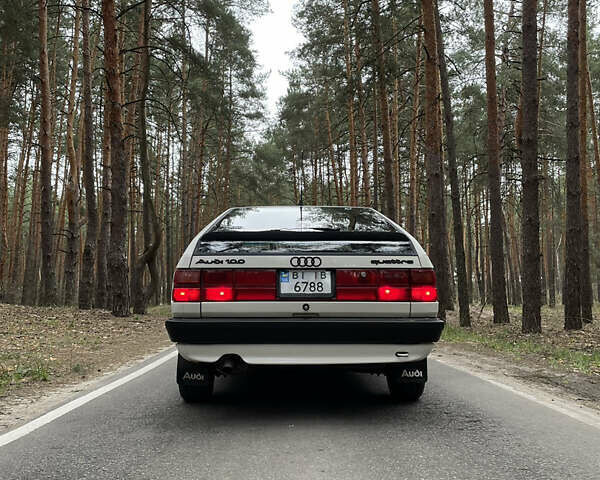 Белый Ауди 100, объемом двигателя 1.8 л и пробегом 390 тыс. км за 3800 $, фото 2 на Automoto.ua