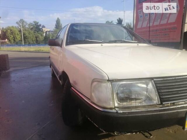 Білий Ауді 100, об'ємом двигуна 2.3 л та пробігом 320 тис. км за 3200 $, фото 2 на Automoto.ua