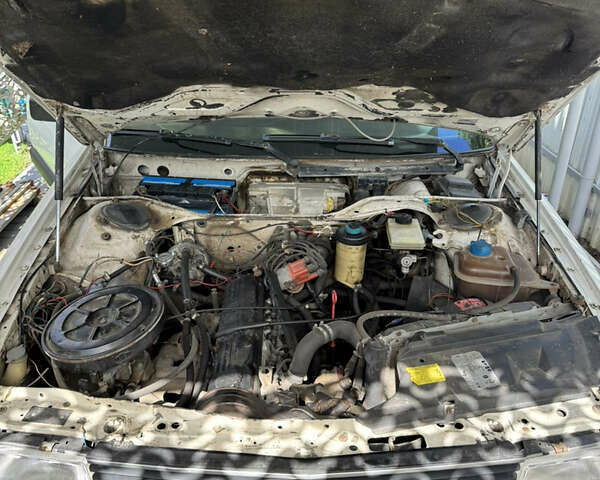 Белый Ауди 100, объемом двигателя 2 л и пробегом 468 тыс. км за 1800 $, фото 4 на Automoto.ua