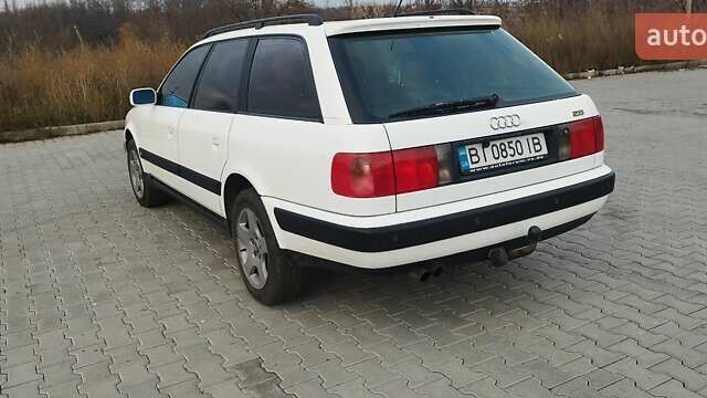 Белый Ауди 100, объемом двигателя 2.77 л и пробегом 491 тыс. км за 3300 $, фото 3 на Automoto.ua