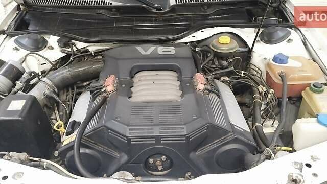 Белый Ауди 100, объемом двигателя 2.77 л и пробегом 491 тыс. км за 3300 $, фото 9 на Automoto.ua